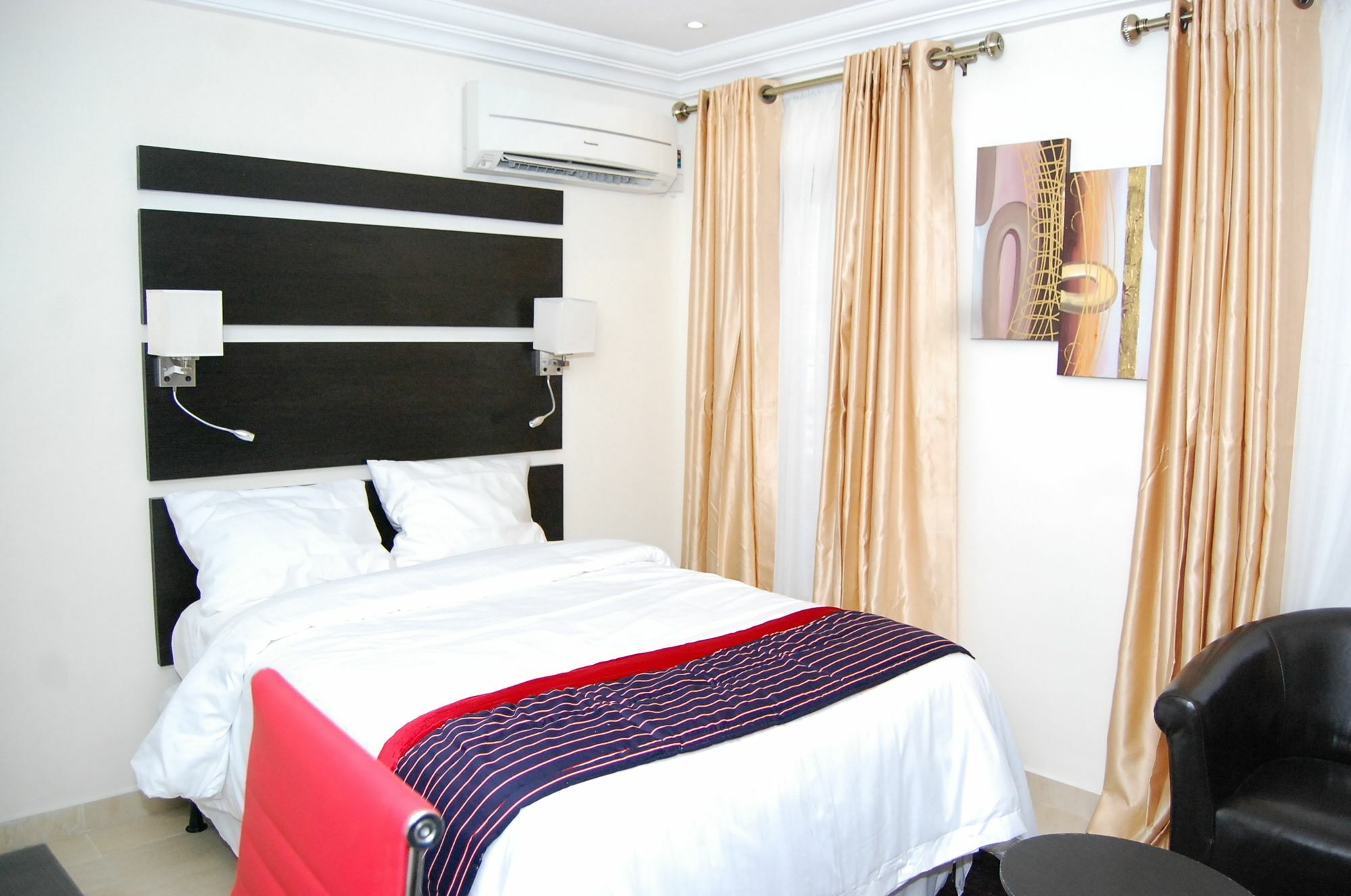 The Montrose Hotel Lekki Luaran gambar