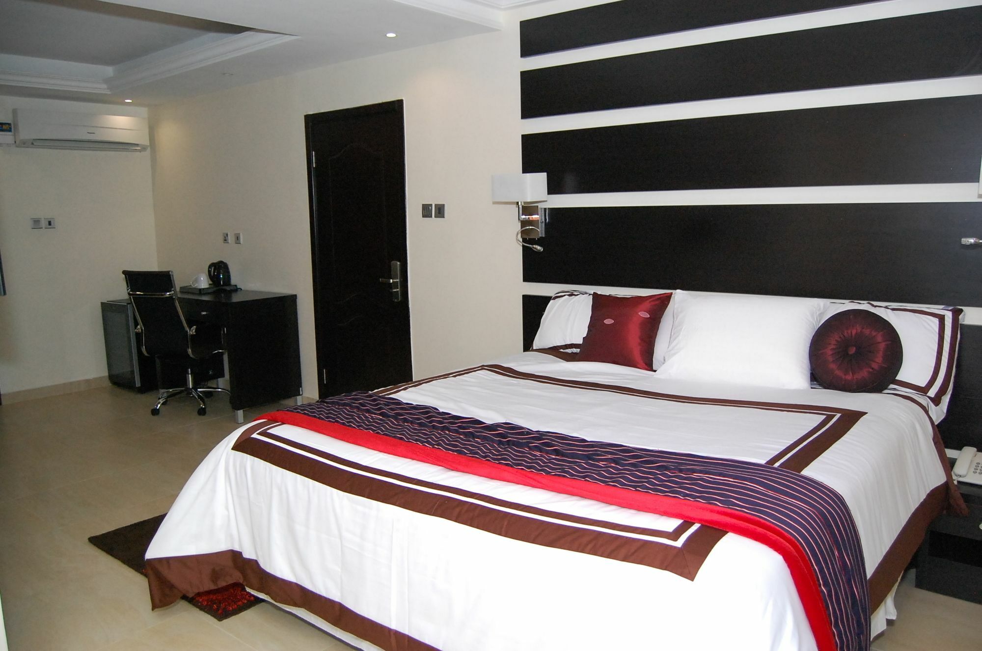 The Montrose Hotel Lekki Luaran gambar