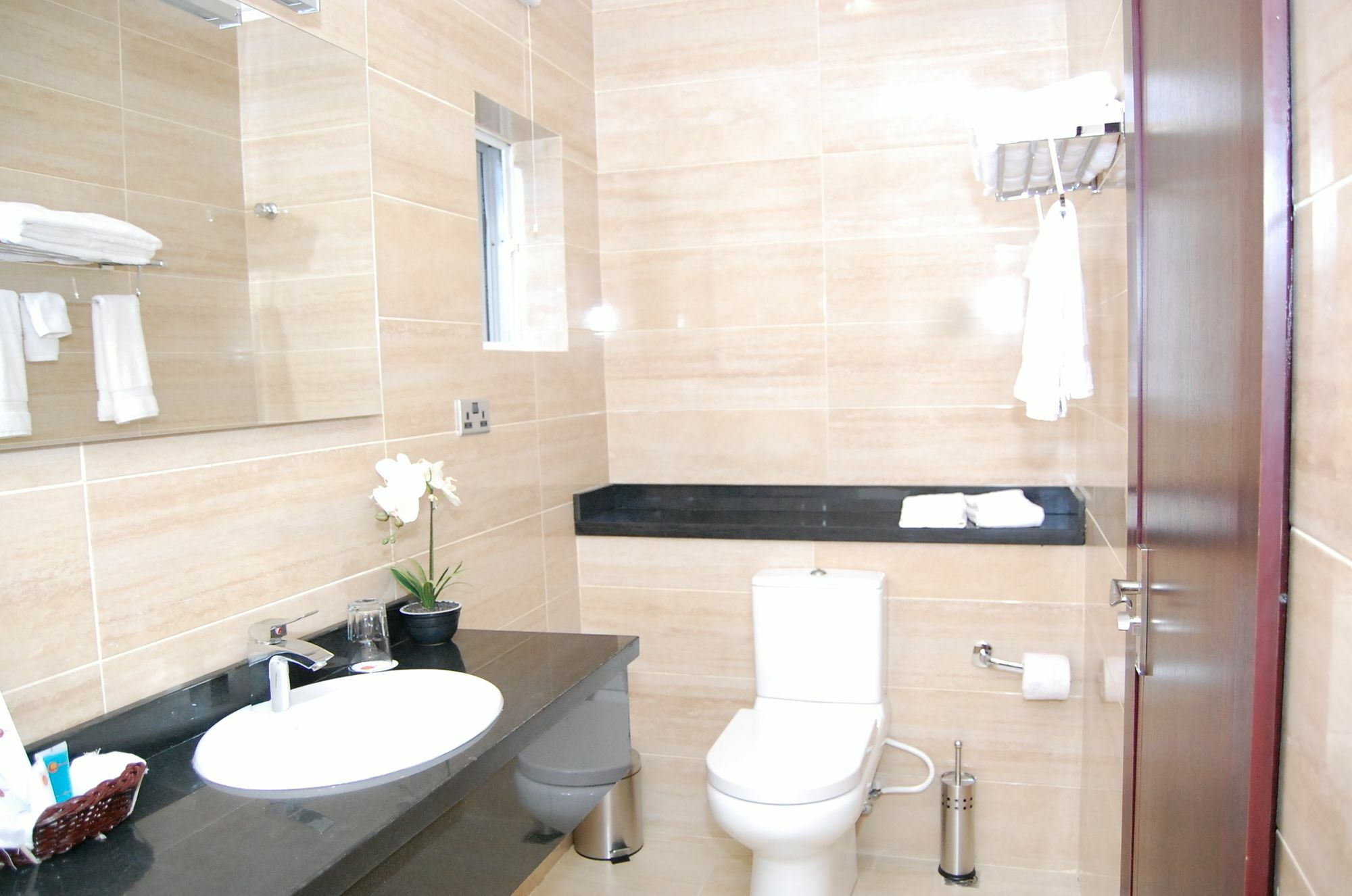 The Montrose Hotel Lekki Luaran gambar